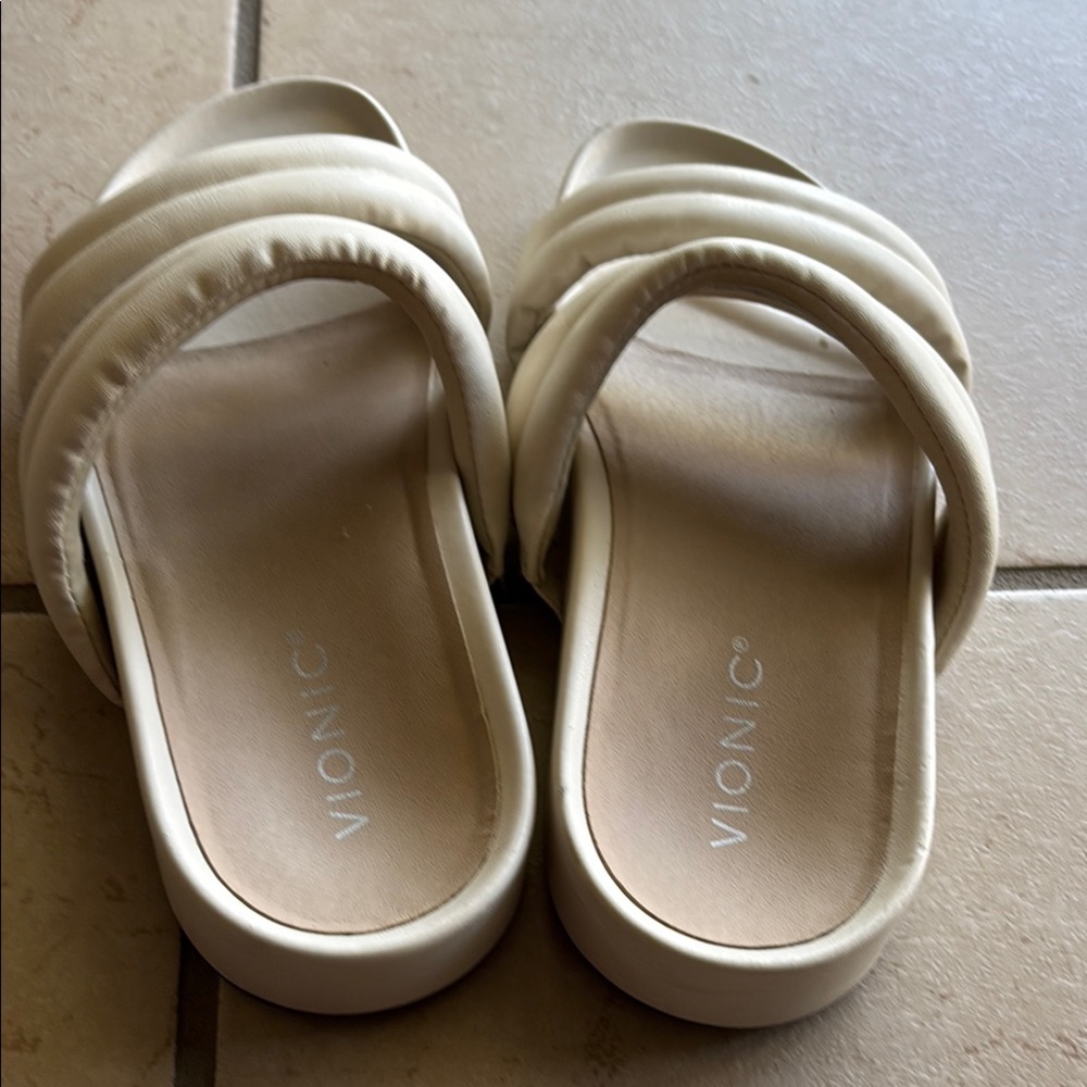 Vionic Cream Double Strap Slides Size 8 - image 3